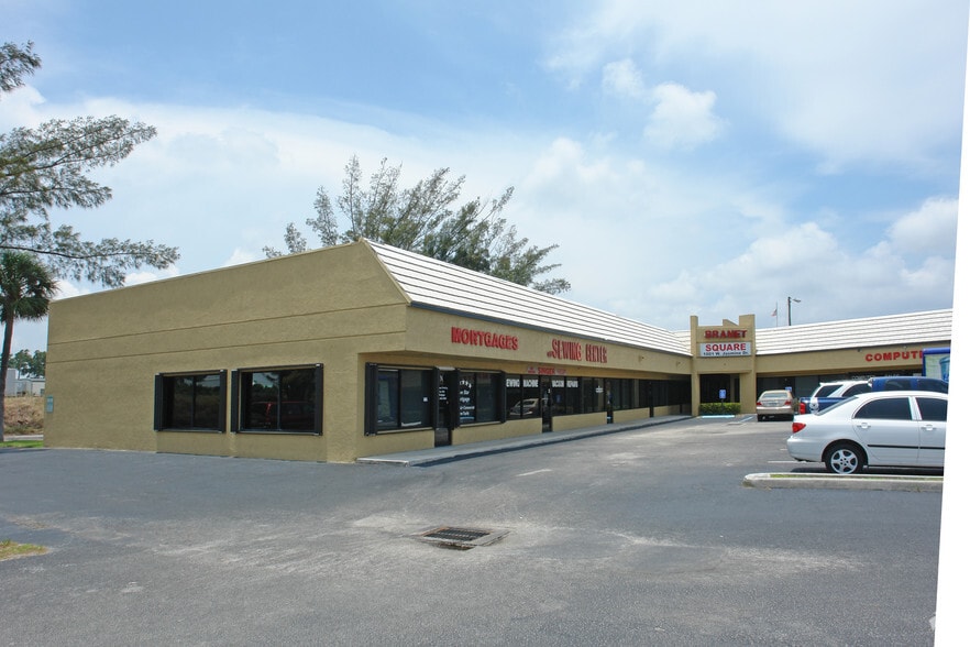 More Photos Of 1001 W Jasmine Dr, West Palm Beach Storefront Retail Office For Sale