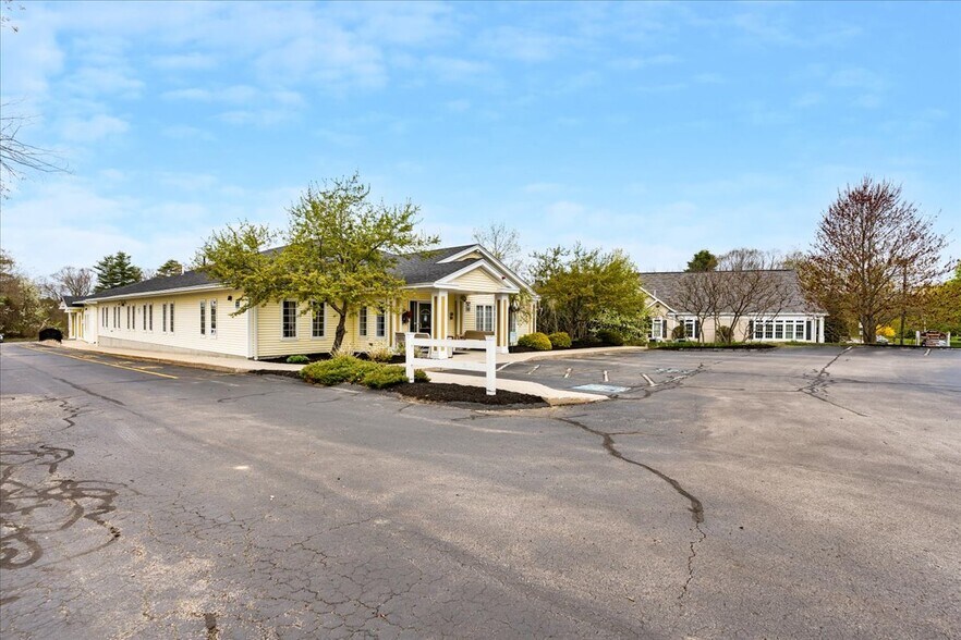 More Photos Of 207 Stage Rd, Hampstead Office For Sale