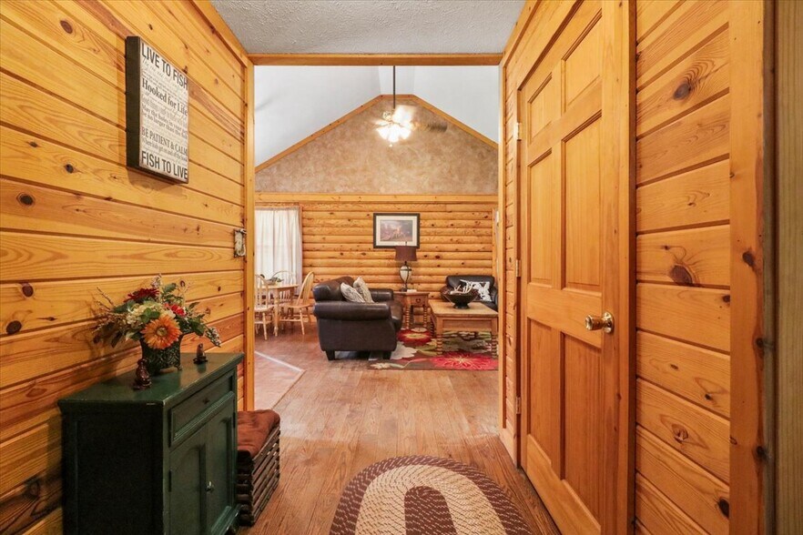More Photos Of 1300 County Road 113 rd, Alton Specialty For Sale