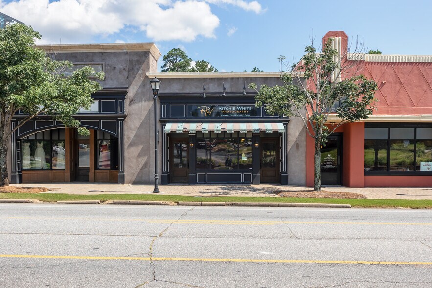More Photos Of 1358 13th St, Columbus Storefront Retail Office For Lease