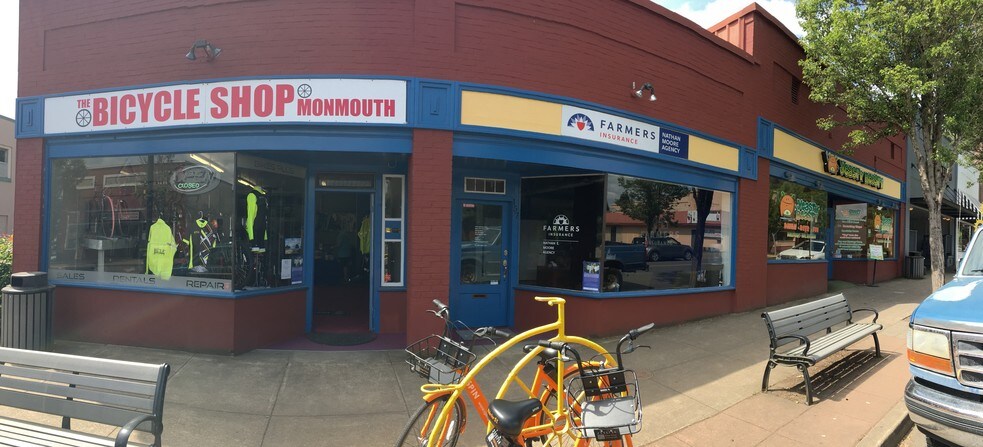 More Photos Of 155 Main St W, Monmouth Storefront For Lease
