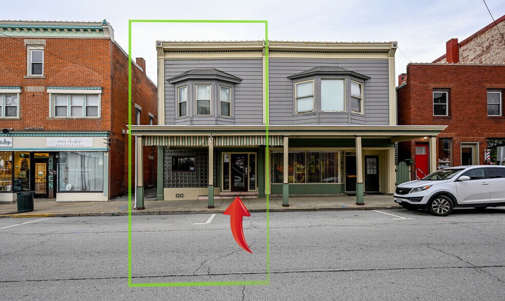 More Photos Of 111 W Liberty St, Medina Restaurant For Lease