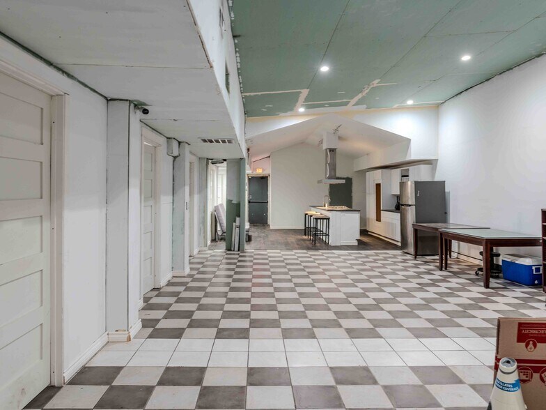 More Photos Of 210 E Galena Ave, Aurora General Retail For Sale