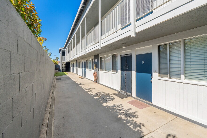 More Photos Of 1626 Pine Ave, Long Beach Apartments For Sale