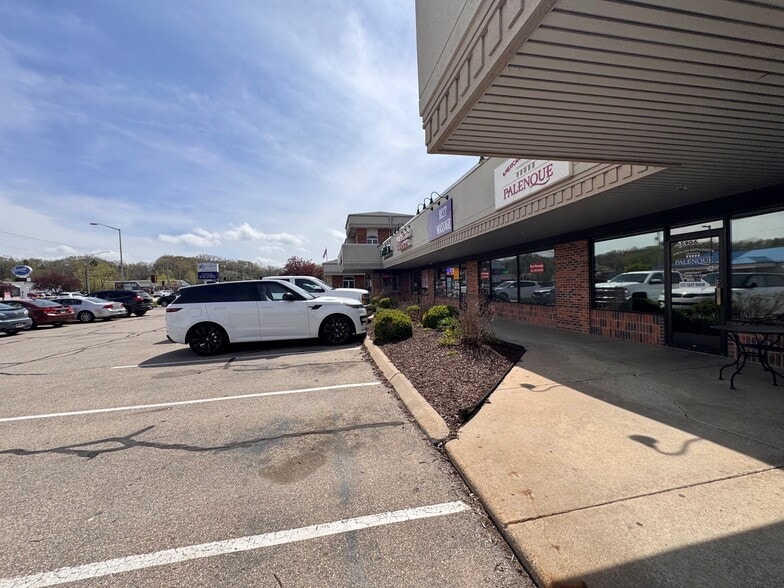 More Photos Of 5900-5926 Us Highway 51, McFarland Unknown For Lease