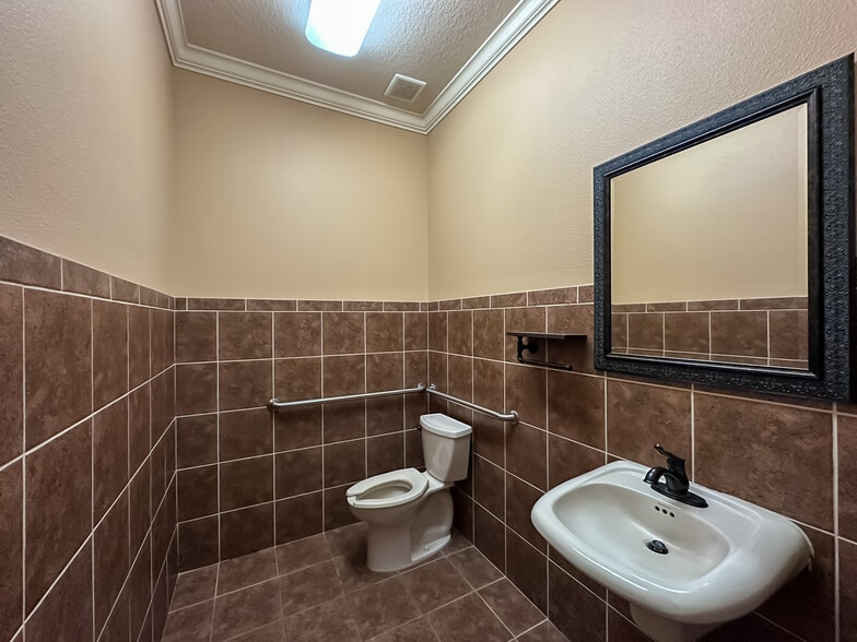 More Photos Of 1611 Harden Blvd, Lakeland Office For Lease
