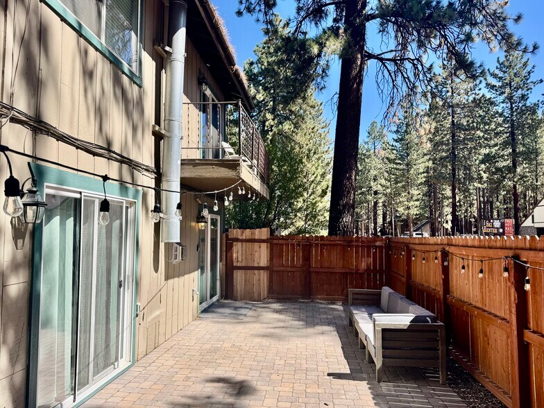 More Photos Of 1072 Ski Run Blvd, South Lake Tahoe Hotel For Sale