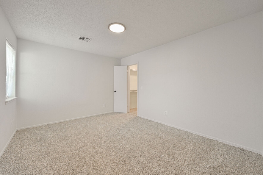 More Photos Of 8300 NW 10th St, Oklahoma City Apartments For Sale