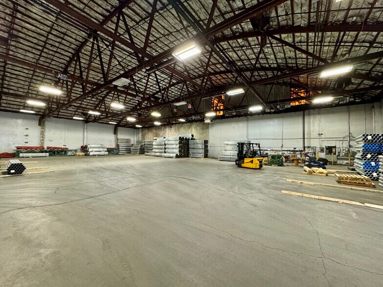 More Photos Of 400 Allwood Rd, Clifton Warehouse For Lease