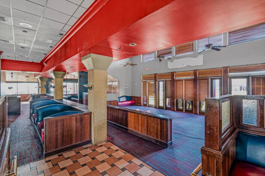 More Photos Of 1701 William D Tate Ave, Grapevine Restaurant For Lease
