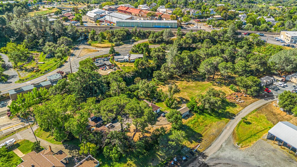 More Photos Of 320 Taylor Rd, Newcastle Specialty For Sale