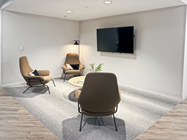 More Photos Of 800 Maine Ave SW, Washington Coworking Space