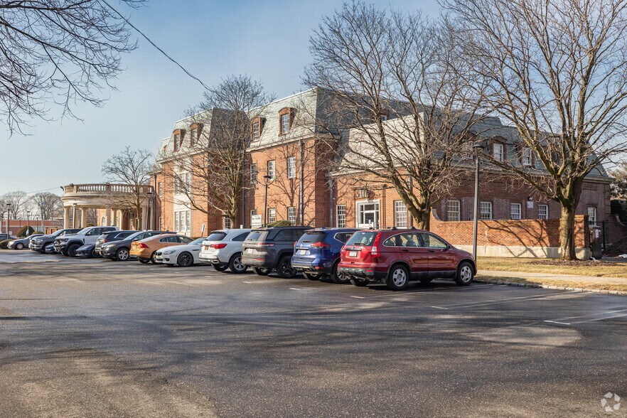 More Photos Of 2100 Middle Country Rd, Centereach Office For Sale