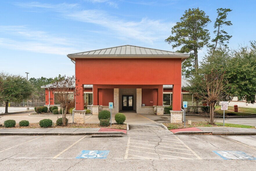 More Photos Of 2200 N FM 3083 Rd W, Conroe Office For Lease