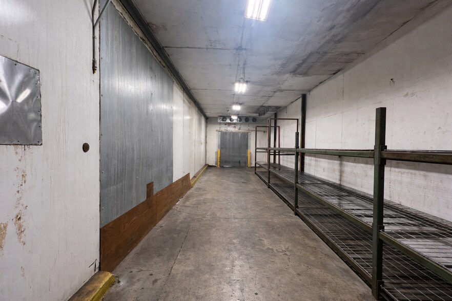 More Photos Of 432 N Royal St, Jackson Warehouse For Lease