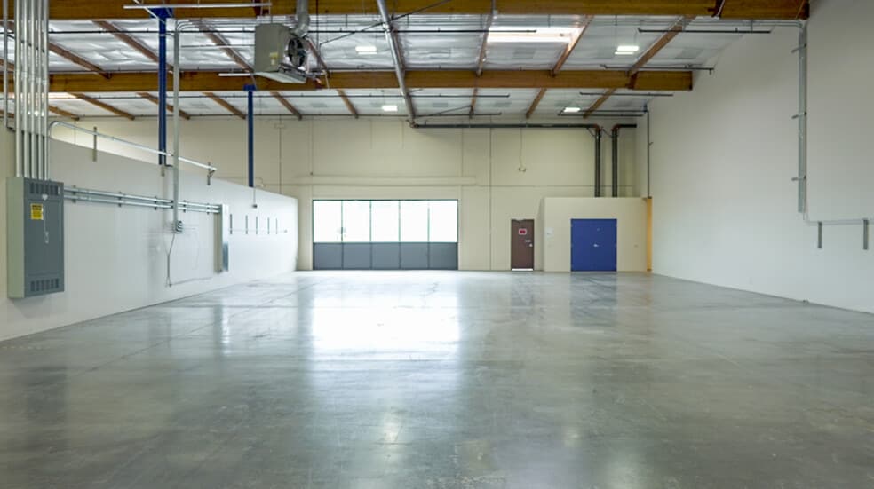 More Photos Of 19405 68th Dr NE, Arlington Manufacturing For Lease