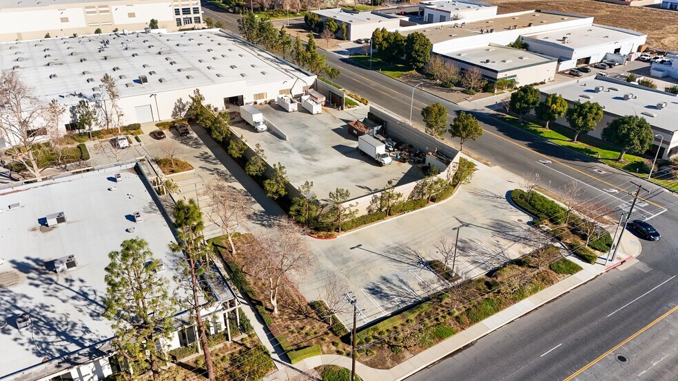 More Photos Of 2150 S Parco Ave, Ontario Manufacturing For Lease