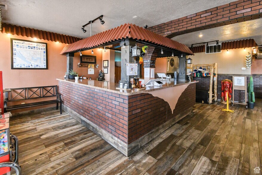 More Photos Of 1535 S State St, Salina Specialty For Sale