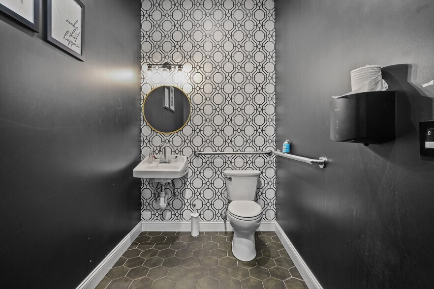 More Photos Of 1294 Chalkstone Ave, Providence Restaurant For Sale