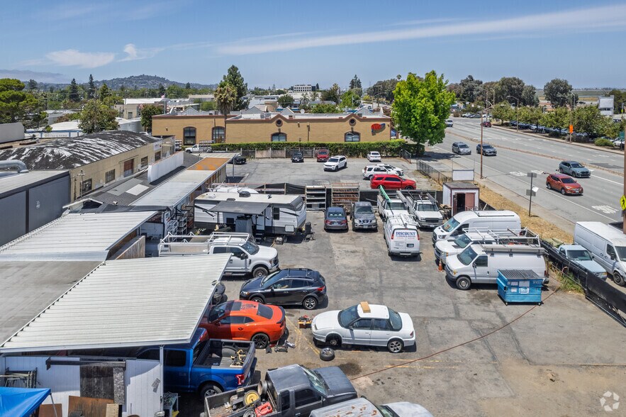 More Photos Of 540 Veterans Blvd, Redwood City Truck Terminal For Lease
