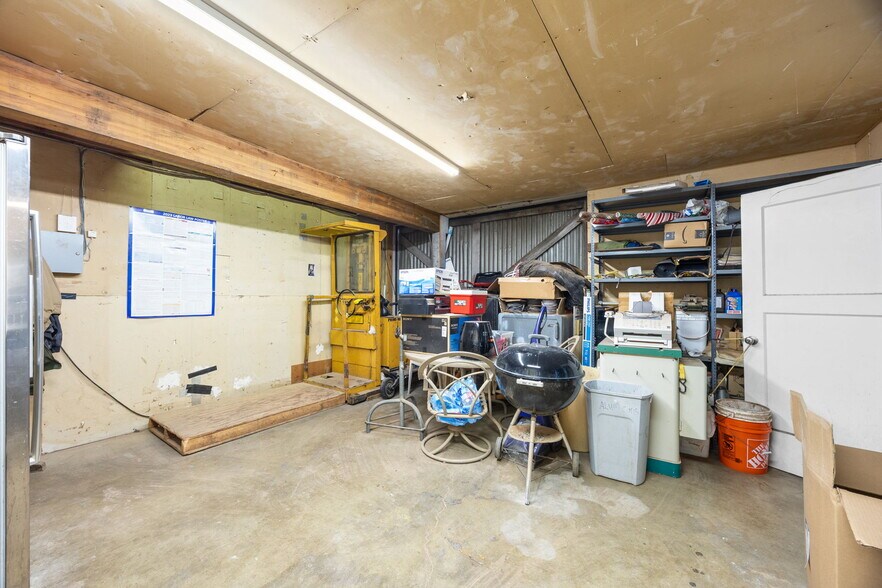 More Photos Of 8401 Baldwin St, Oakland Warehouse For Sale