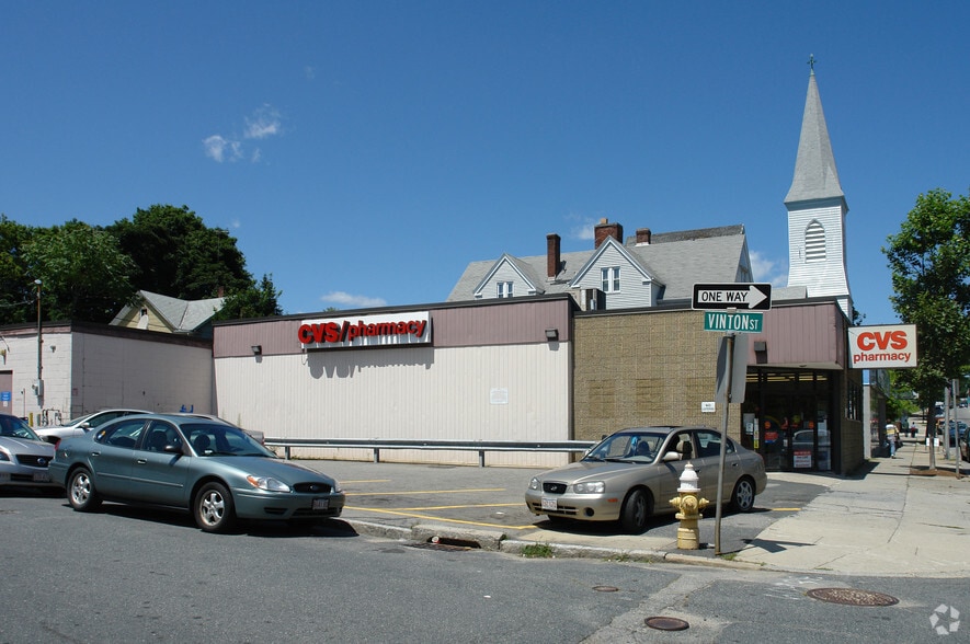 More Photos Of 256 Lincoln St, Worcester Drugstore For Lease