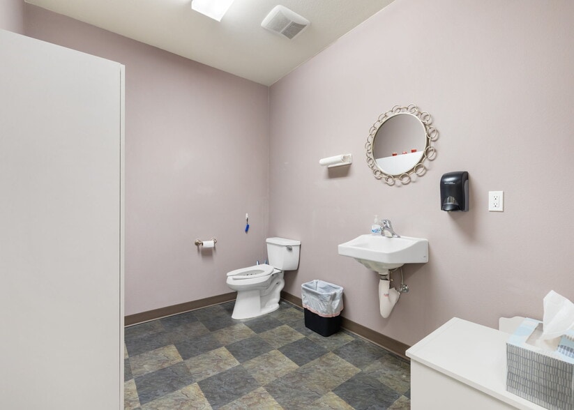 More Photos Of 1740 Pottery Ave, Port Orchard Medical For Sale