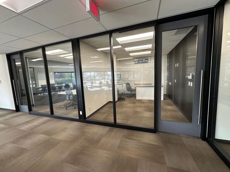 More Photos Of 6005 Gateway Blvd, Edmonton Office For Lease