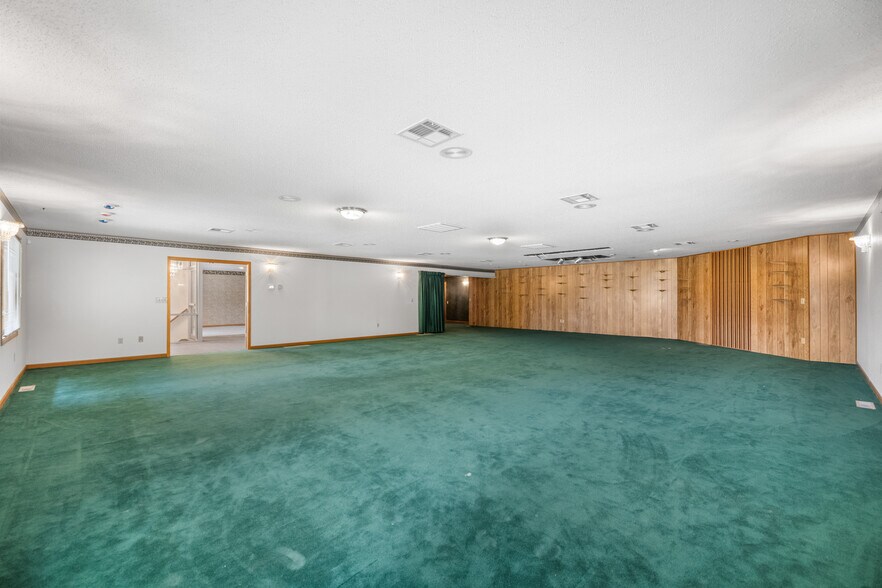 More Photos Of 106 Shadybrook Dr, Cheney Office For Sale