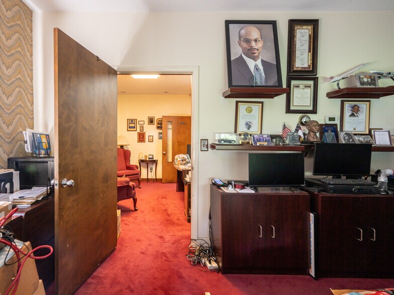 More Photos Of 60 Phifer St, Asheville Medical For Sale