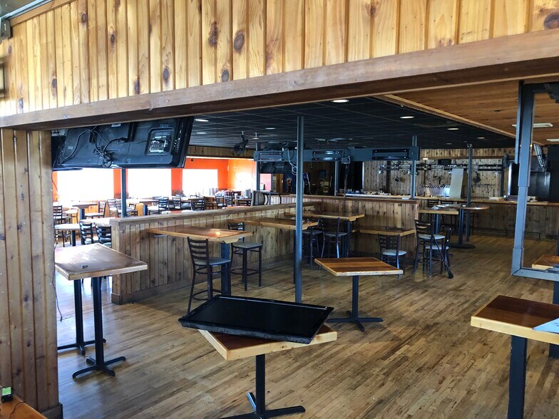 More Photos Of 25 State Route 23, Wayne Restaurant For Lease
