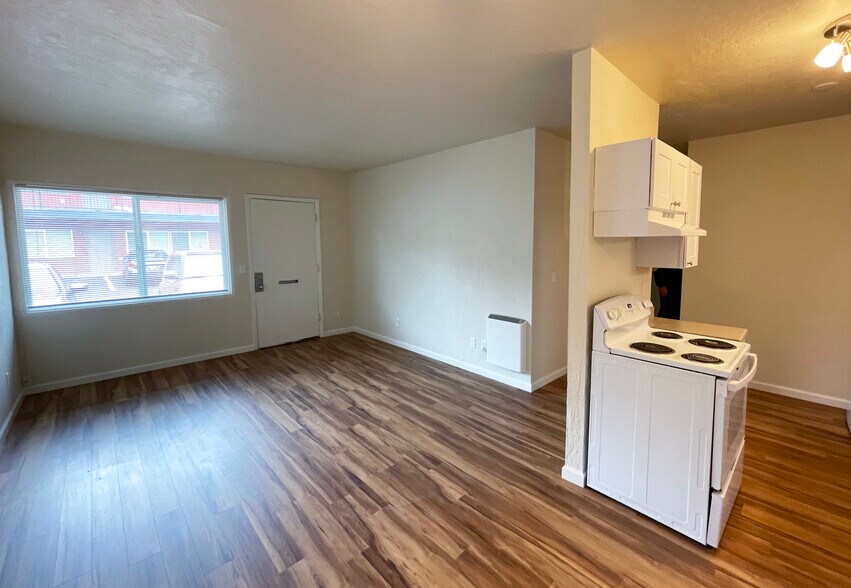 More Photos Of 1247-1257 W 6th Ave, Eugene Apartments For Sale