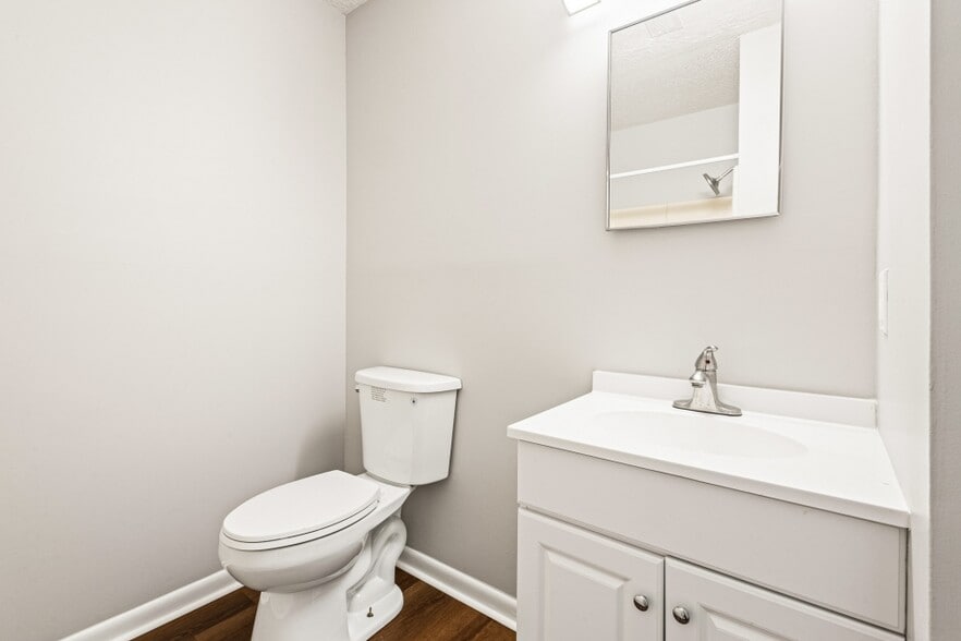 More Photos Of 82 Berry Dr, Newnan Apartments For Sale