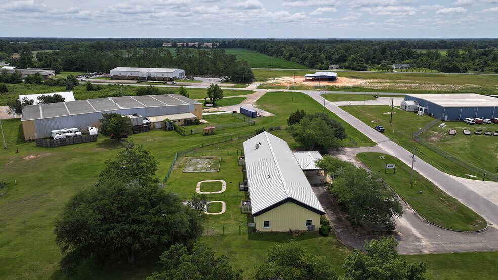 More Photos Of 3525 Russell Rd, Marianna Daycare Center For Sale