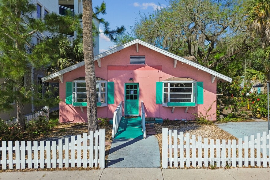 More Photos Of 123 2nd Ave S, Safety Harbor Freestanding For Lease