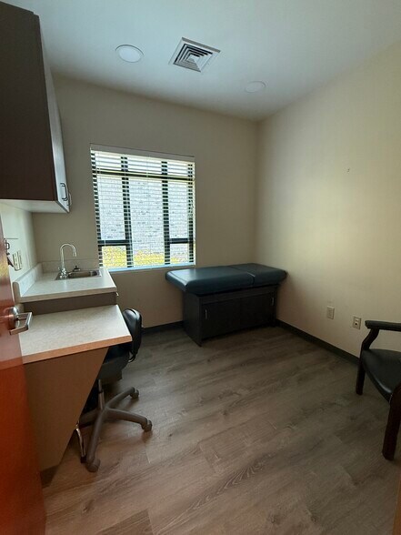 More Photos Of 138 Milestone Way, Greenville Medical For Lease