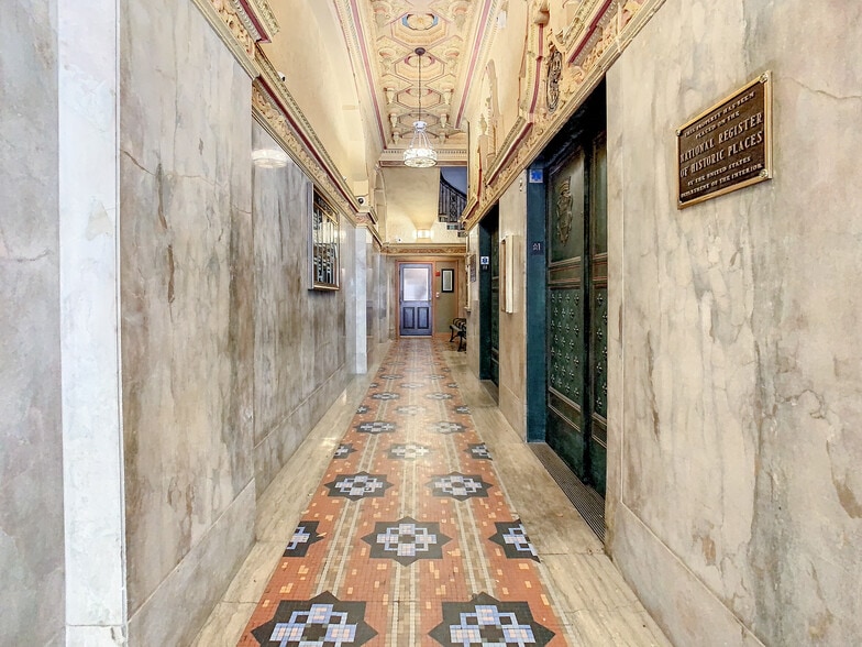 More Photos Of 707 N Franklin St, Tampa Office For Sale