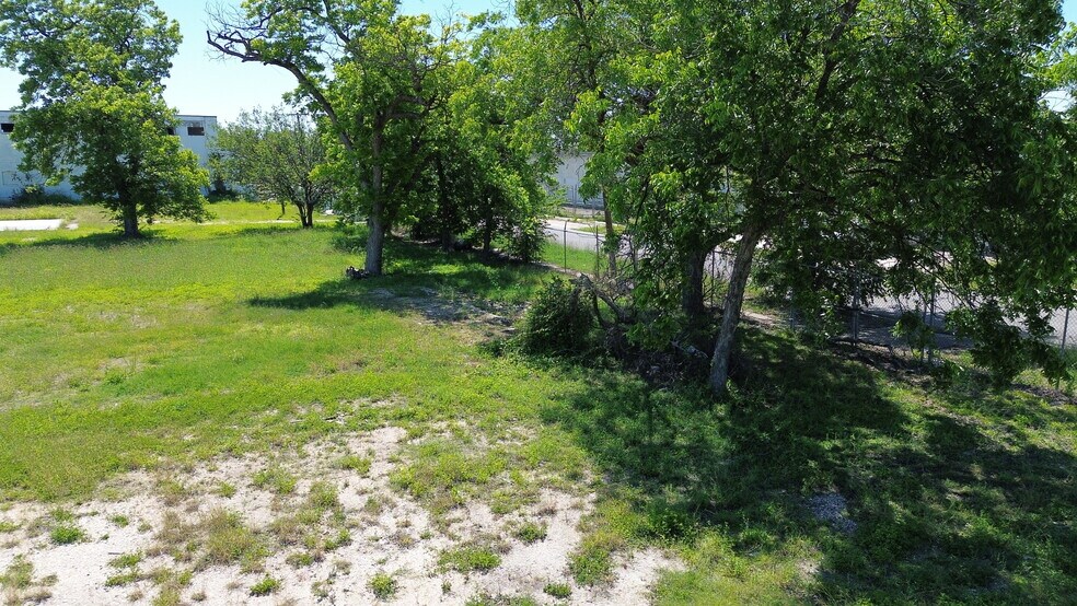 More Photos Of 1010 Hoefgen Avenue, San Antonio Land For Sale