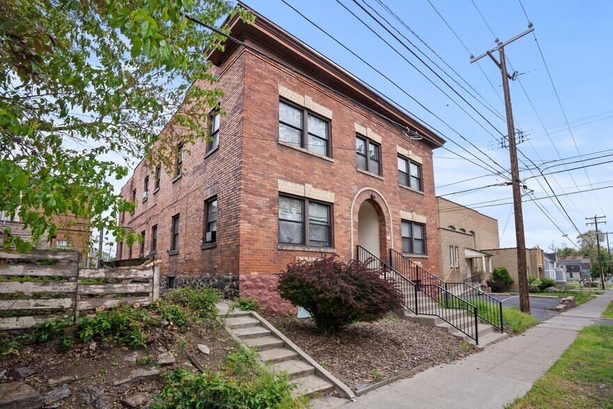 More Photos Of 1618 N Lincoln St, Spokane Apartments For Sale