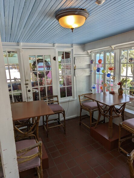 More Photos Of 2955 Central Ave, Saint Petersburg Restaurant For Sale