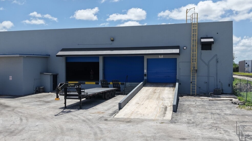 More Photos Of 9970 NW 89th Ct, Medley Warehouse For Lease