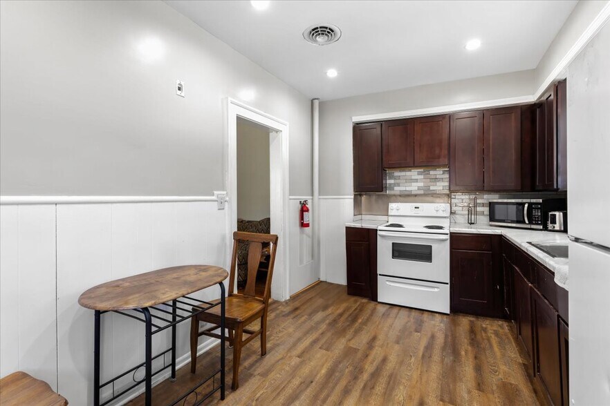 More Photos Of 205 Philadelphia Ave, Egg Harbor City Apartments For Sale