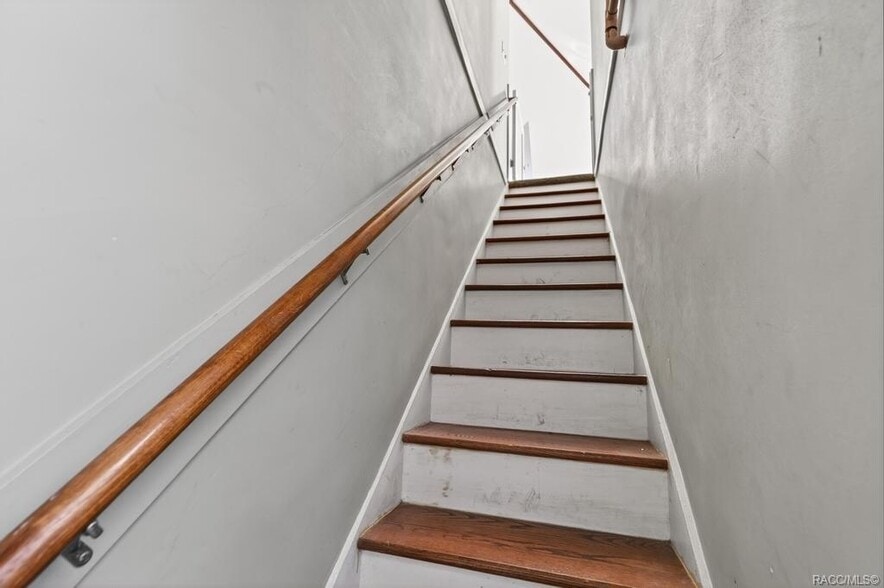 More Photos Of 125 N Main St, Hastings Restaurant For Sale
