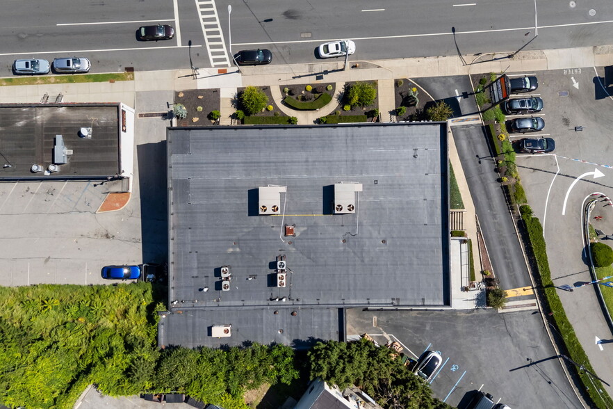 More Photos Of 2455 Central Park Ave, Yonkers Storefront Retail Office For Lease