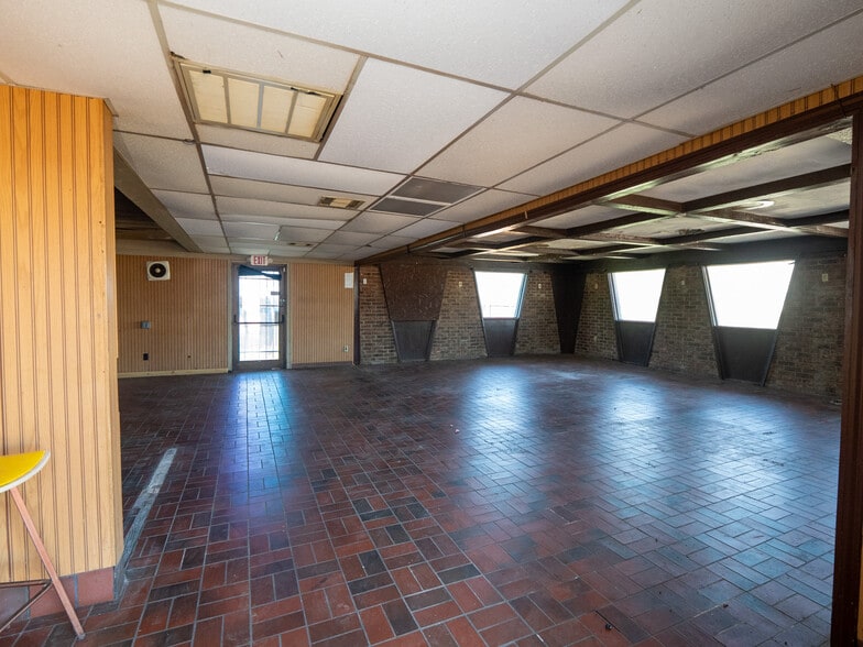 More Photos Of 1475 S Sunnylane Rd, Oklahoma City Freestanding For Sale