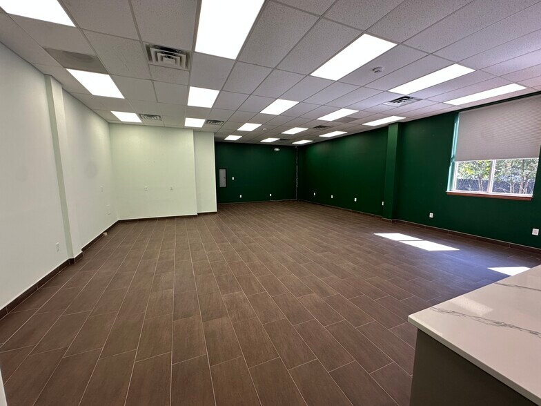 More Photos Of 2252 Paterson-Hamburg Tpke, Wayne Freestanding For Lease