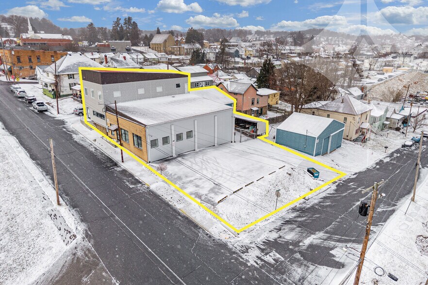 More Photos Of 205 10th St, Fairmont Office For Sale