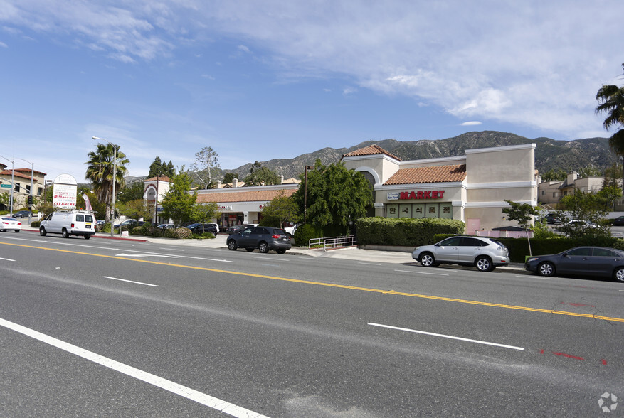 Primary Photo Of 3157 Foothill Blvd, La Crescenta Unknown For Lease