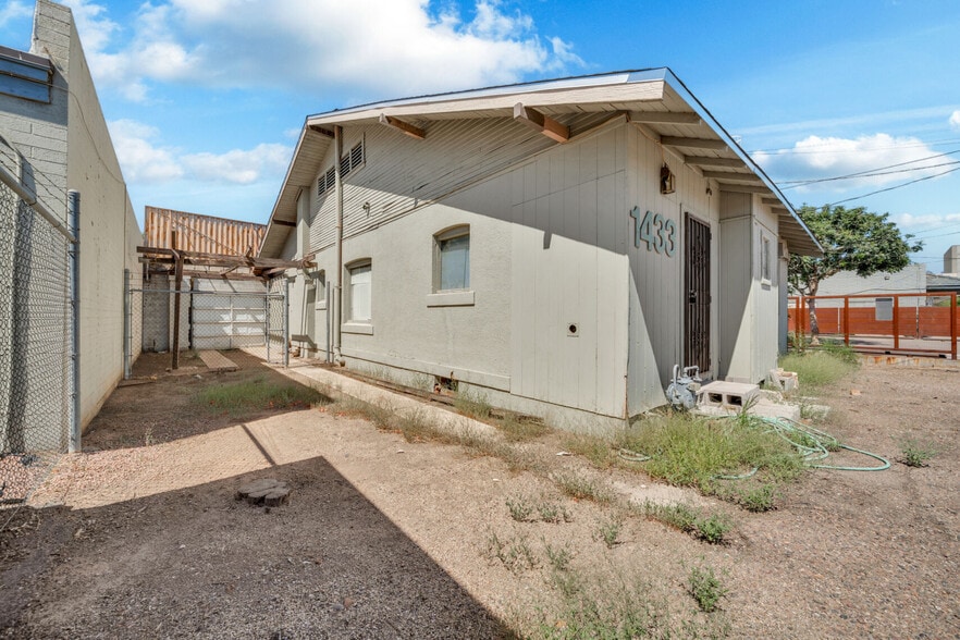 More Photos Of 1433 N 1st St, Phoenix General Retail For Sale
