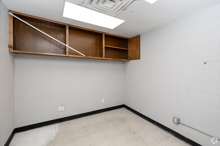 More Photos Of 3904 Ayers Rd, Fort Smith Warehouse For Sale